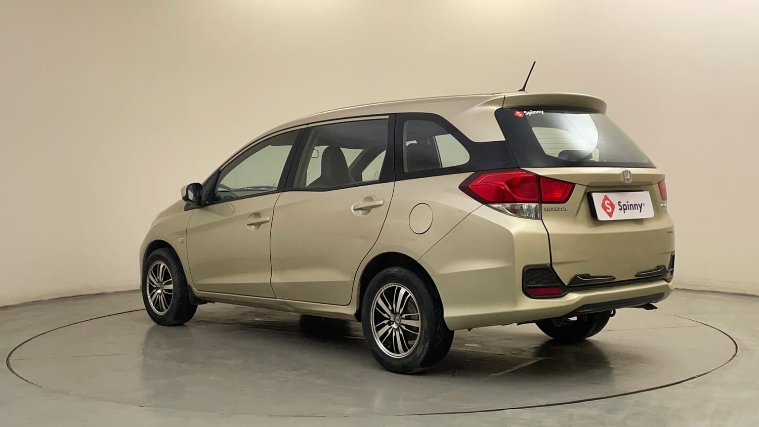Used 2015 Honda Mobilio S Petrol Petrol Manual exterior LEFT REAR CORNER VIEW