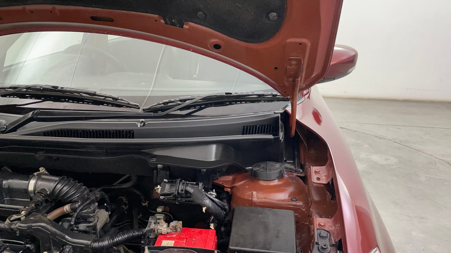 Used 2017 Maruti Suzuki Dzire VXi Petrol Manual engine ENGINE LEFT SIDE HINGE & APRON VIEW