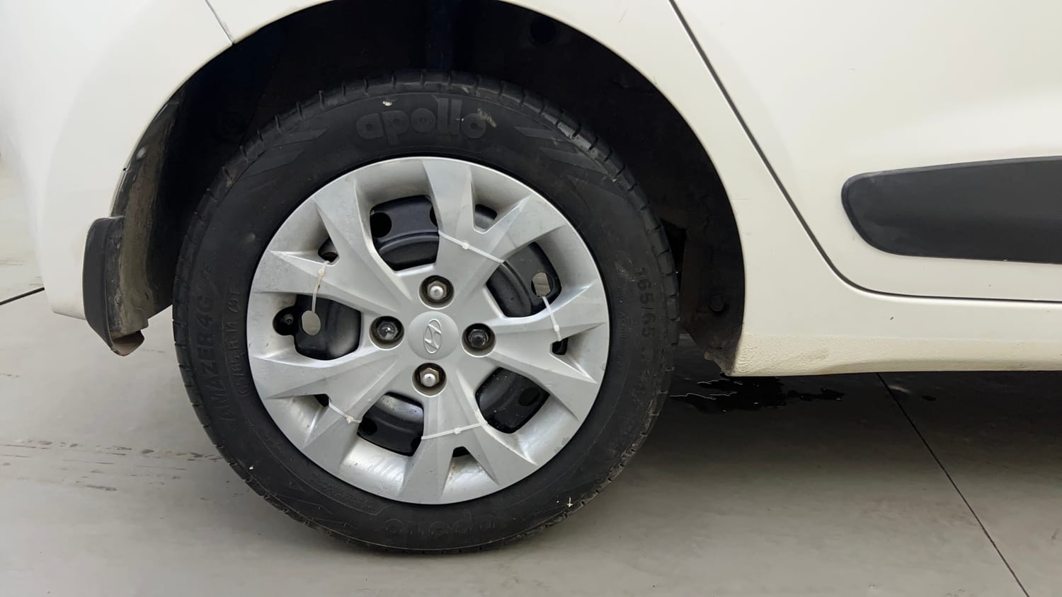Used 2016 Hyundai Grand i10 Sportz 1.2 Kappa VTVT Petrol Manual tyres RIGHT REAR TYRE RIM VIEW