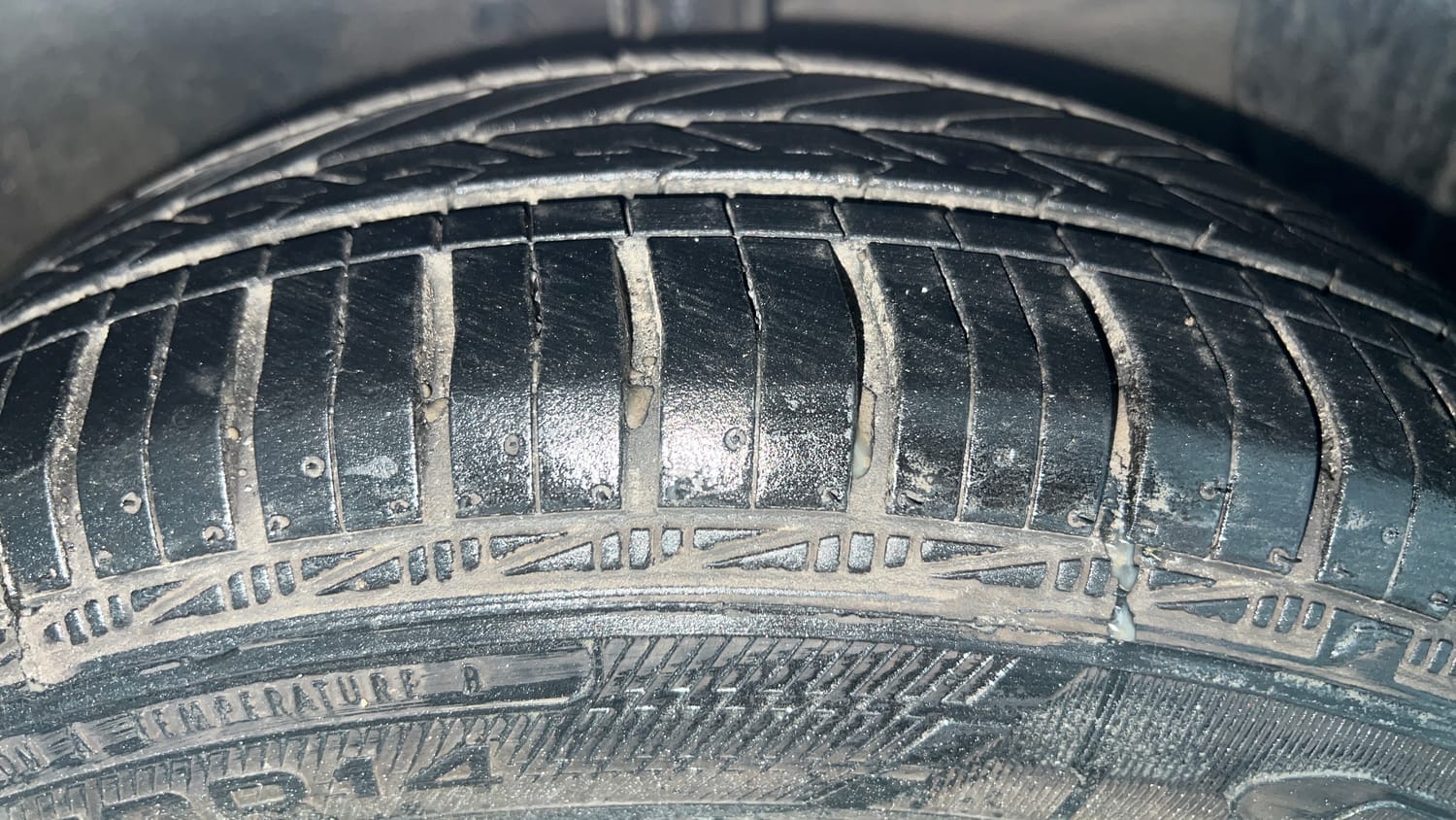 Used 2016 Hyundai Grand i10 Sportz 1.2 Kappa VTVT Petrol Manual tyres RIGHT FRONT TYRE TREAD VIEW
