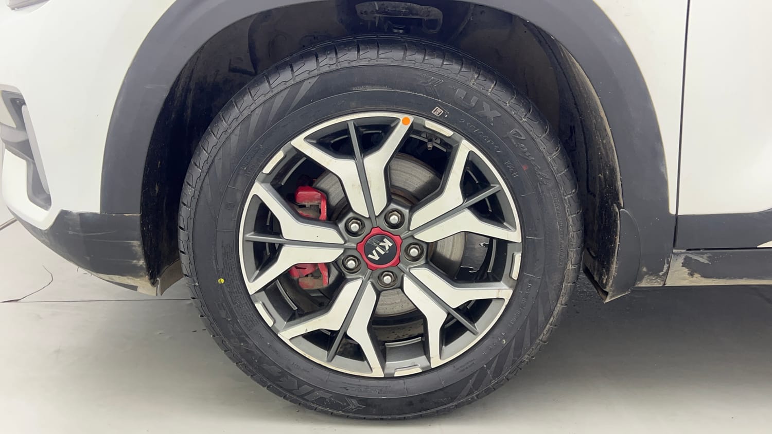 Used 2020 Kia Seltos GTK 1.4 Petrol Manual tyres LEFT FRONT TYRE RIM VIEW