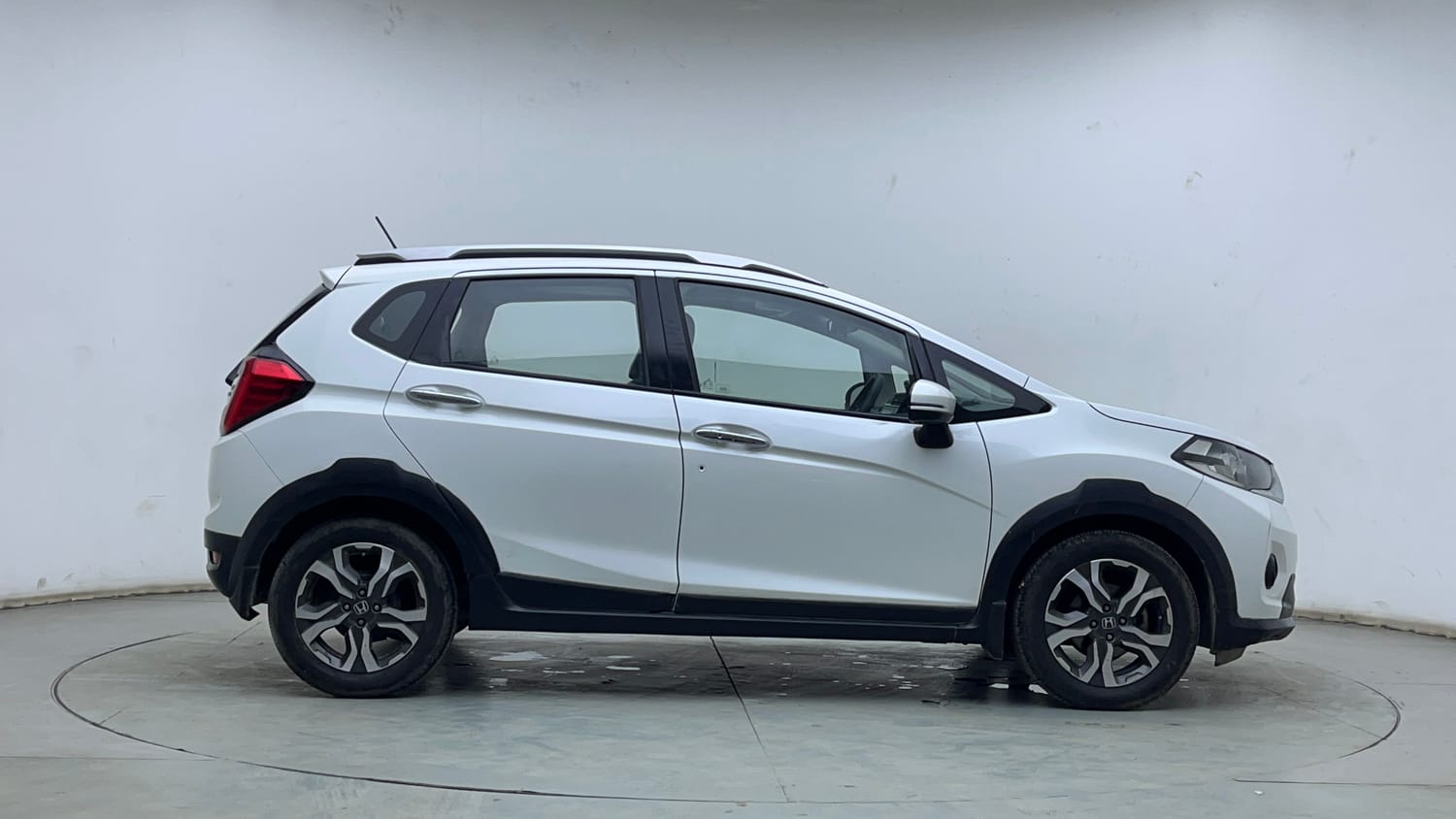 Used 2018 Honda WR-V VX MT Diesel Diesel Manual exterior RIGHT SIDE VIEW