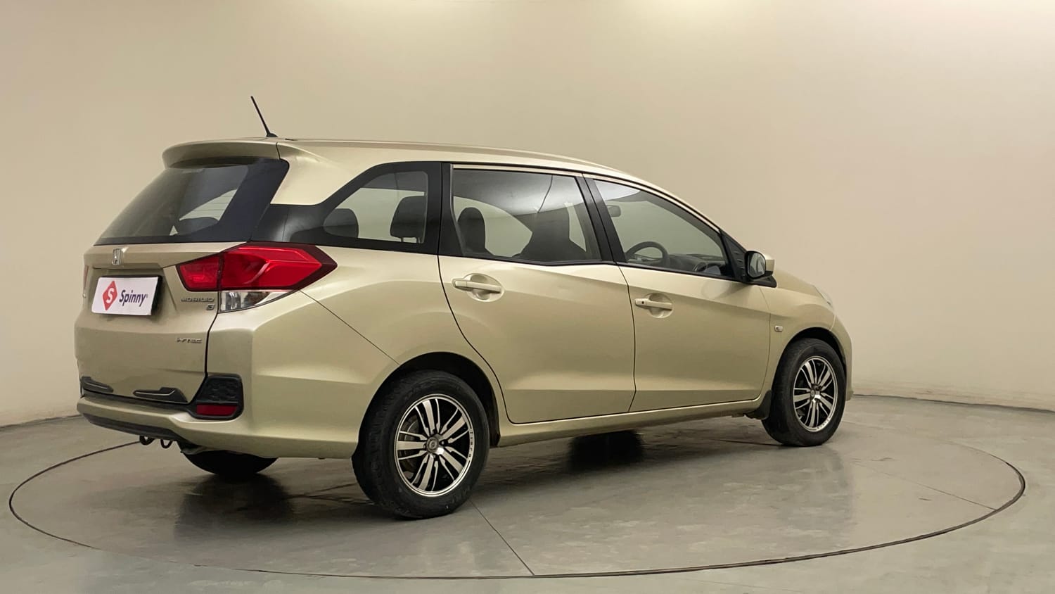 Used 2015 Honda Mobilio S Petrol Petrol Manual exterior RIGHT REAR CORNER VIEW