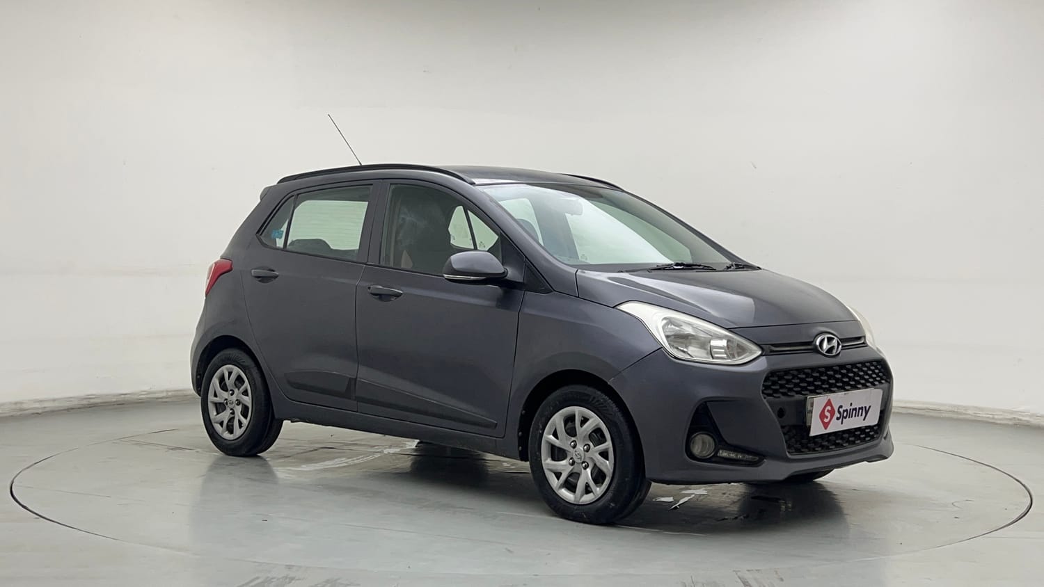 Used 2018 Hyundai Grand i10 Sportz (O) 1.2 Kappa VTVT Petrol Manual exterior RIGHT FRONT CORNER VIEW