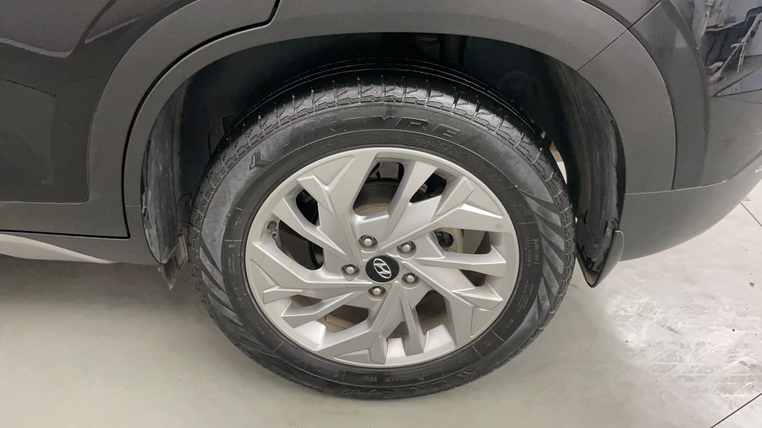 Used 2023 Hyundai Creta SX 1.5 Petrol Petrol Manual tyres LEFT REAR TYRE RIM VIEW