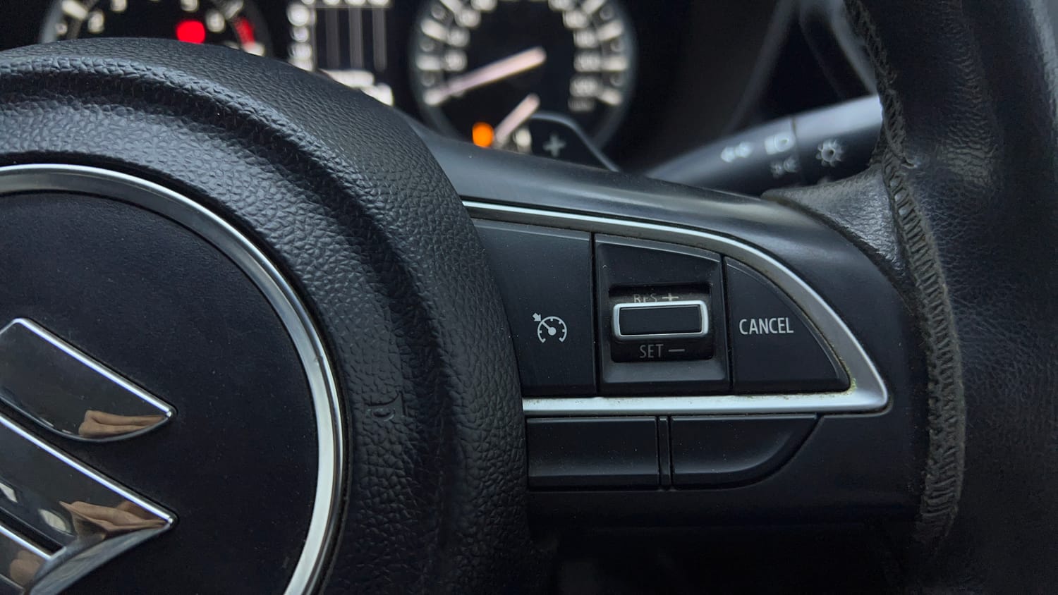 Used 2023 Maruti Suzuki Grand Vitara Delta Smart Hybrid AT Petrol Automatic top_features Cruise control