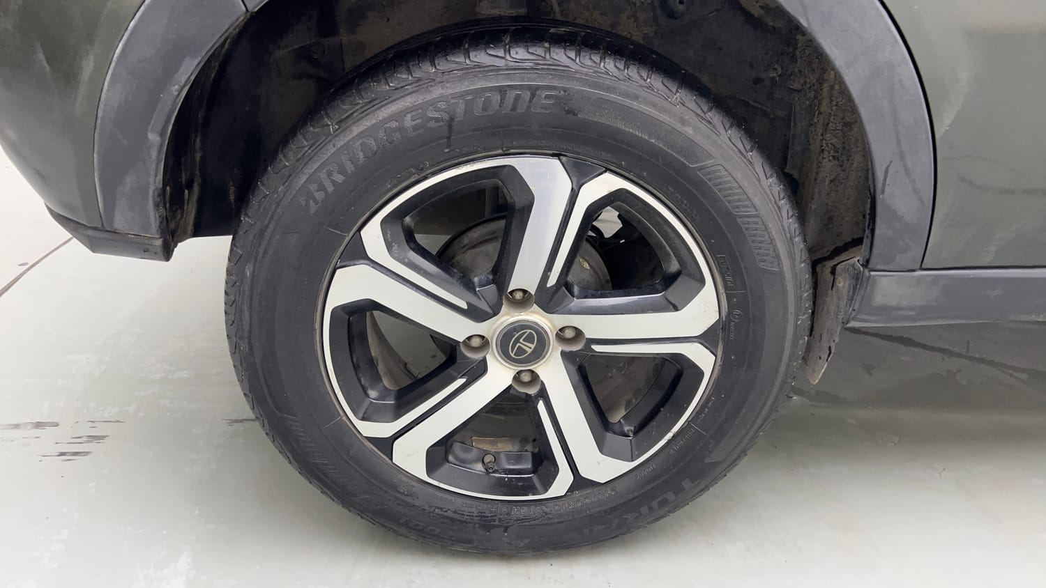 Used 2021 Tata Nexon XZ Plus Petrol Manual tyres RIGHT REAR TYRE RIM VIEW