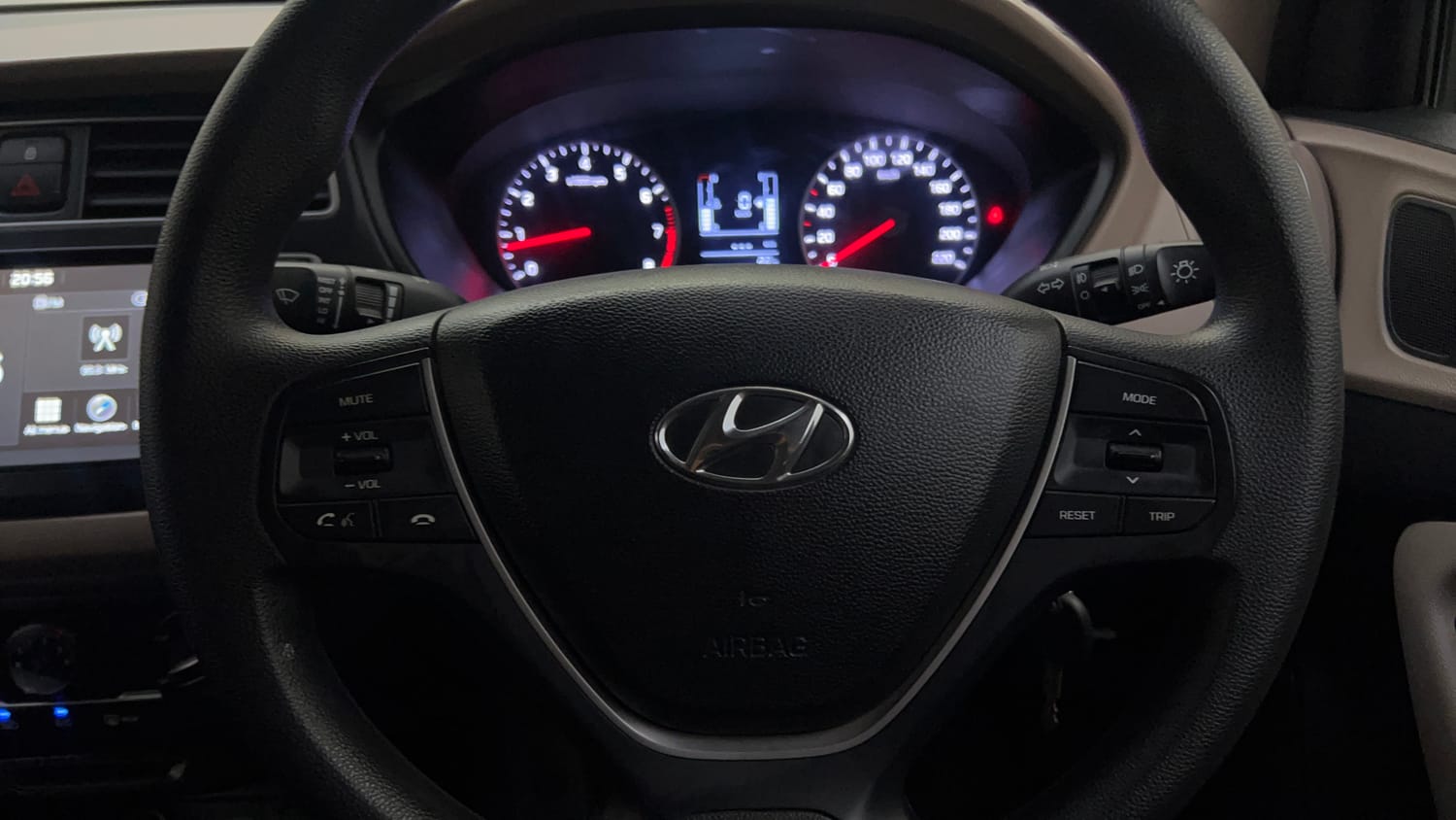 Used 2019 Hyundai Elite i20 Sportz Plus 1.2 Petrol Manual top_features Airbags