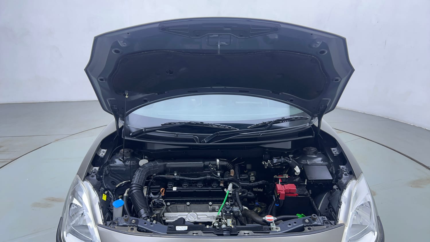 Used 2023 Maruti Suzuki Swift ZXi Petrol Manual engine ENGINE & BONNET OPEN FRONT VIEW