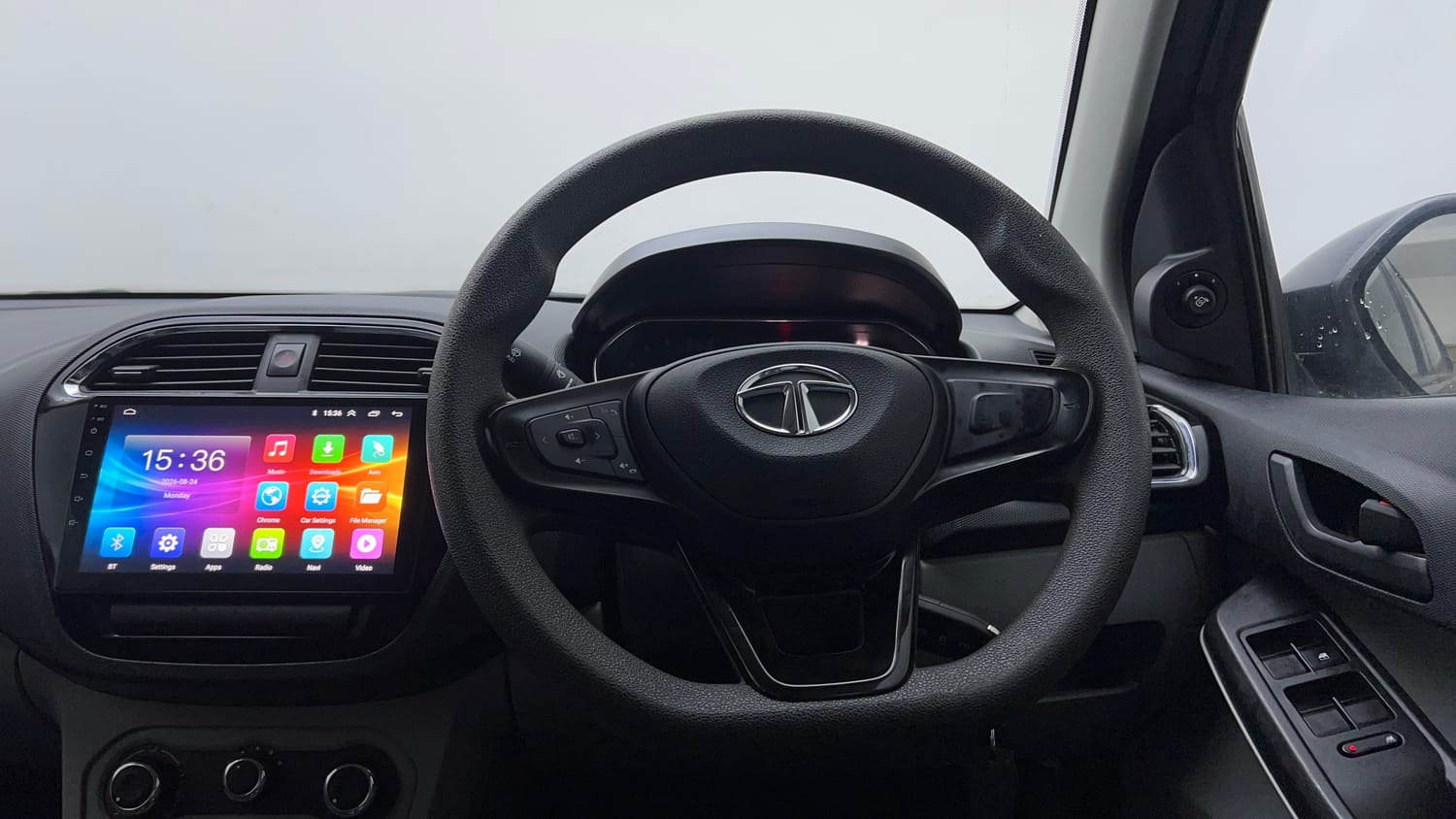 Used 2022 Tata Tiago XT Petrol Manual interior STEERING VIEW