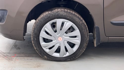 Used 2017 Maruti Suzuki Wagon R VXI Petrol Manual tyres LEFT FRONT TYRE RIM VIEW