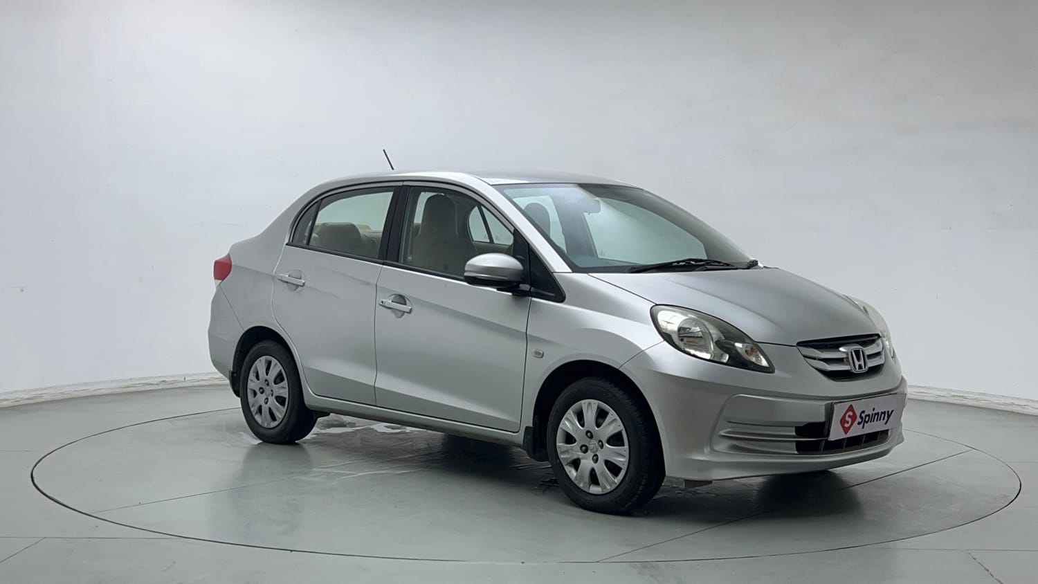 Used 2015 Honda Amaze 1.2 S i-VTEC Petrol Manual exterior RIGHT FRONT CORNER VIEW