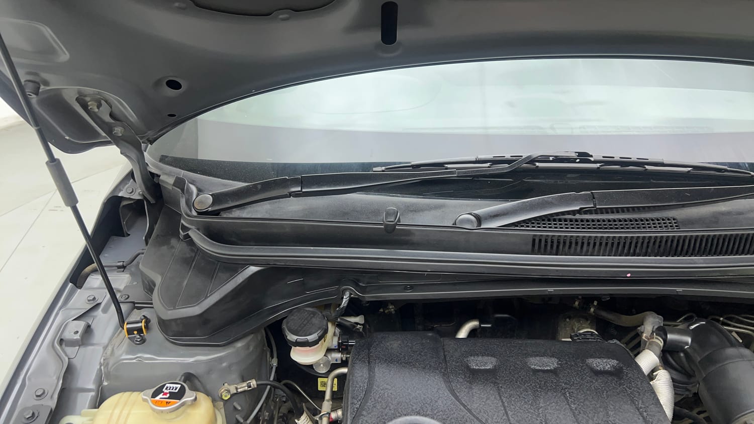 Used 2022 Hyundai i20 N Line N8 1.0 Turbo DCT Petrol Automatic engine ENGINE RIGHT SIDE HINGE & APRON VIEW
