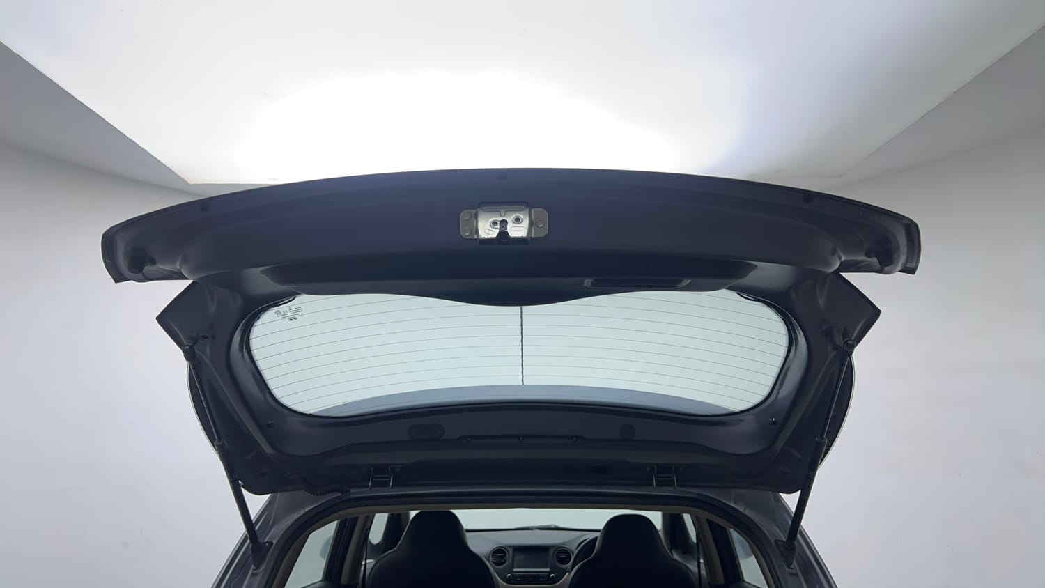 Used 2018 Hyundai Grand i10 Sportz AT 1.2 Kappa VTVT Petrol Automatic interior DICKY DOOR OPEN VIEW