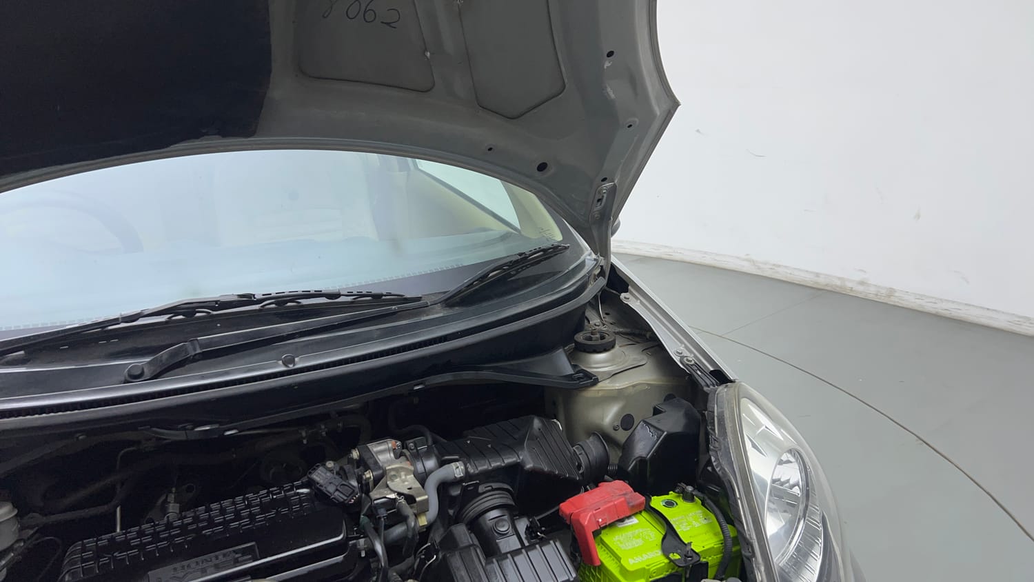 Used 2015 Honda Amaze 1.2 S i-VTEC Petrol Manual engine ENGINE LEFT SIDE HINGE & APRON VIEW