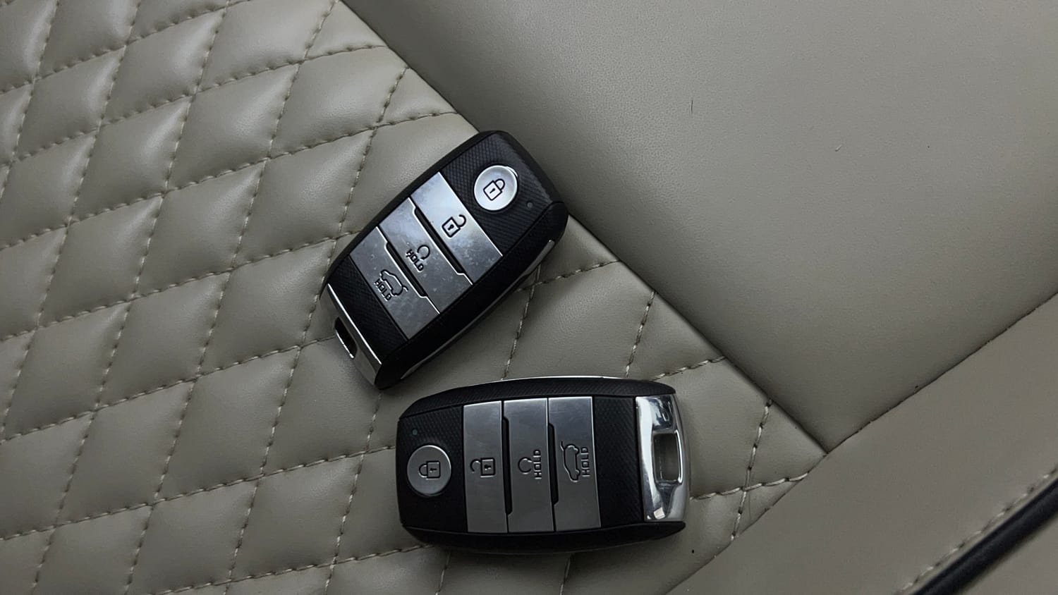 Used 2023 Kia Sonet Aurochs Edition 1.0 Petrol 7DCT Petrol Automatic extra CAR KEY VIEW