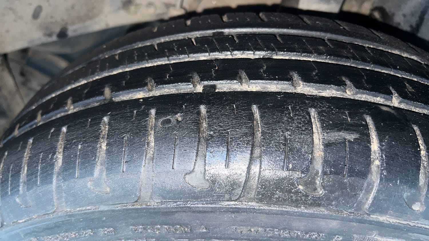 Used 2018 Hyundai Grand i10 Sportz AT 1.2 Kappa VTVT Petrol Automatic tyres LEFT REAR TYRE TREAD VIEW