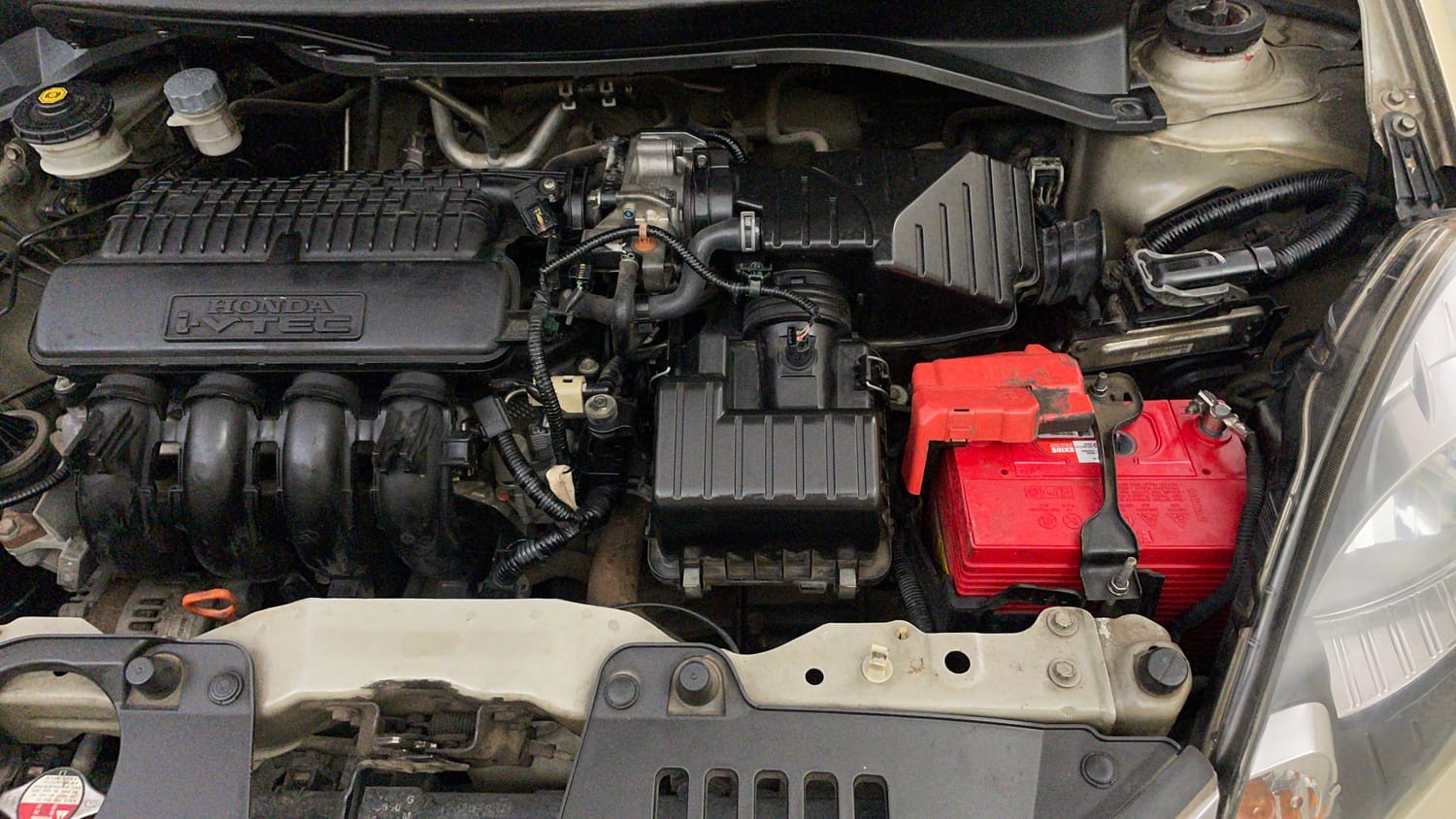 Used 2015 Honda Mobilio S Petrol Petrol Manual engine ENGINE LEFT SIDE VIEW
