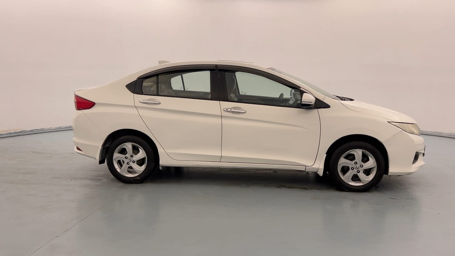 Used 2015 Honda City VX CVT Petrol Automatic exterior RIGHT SIDE VIEW