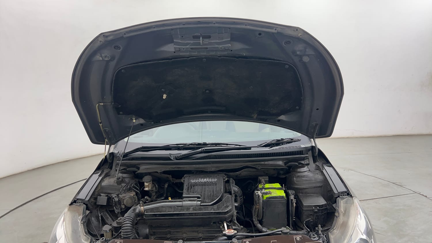 Used 2015 Maruti Suzuki Ciaz ZXi  AT Petrol Automatic engine ENGINE & BONNET OPEN FRONT VIEW