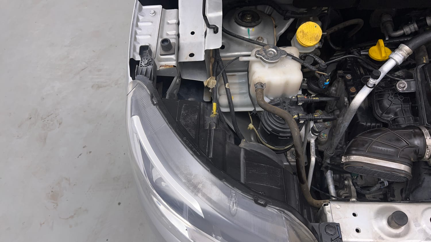 Used 2021 Renault Triber RXL Petrol Manual engine ENGINE RIGHT SIDE VIEW