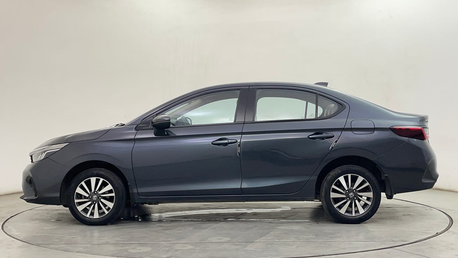 Used 2024 Honda City V Petrol MT Petrol Manual exterior LEFT SIDE VIEW
