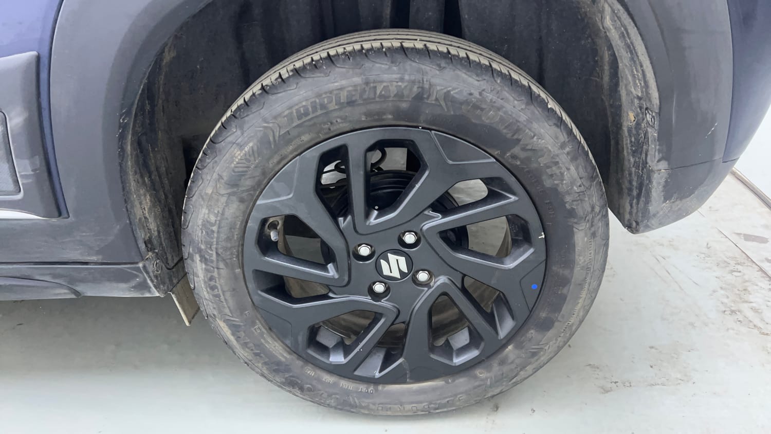 Used 2023 Maruti Suzuki Fronx Delta Plus 1.2L AGS Petrol Automatic tyres LEFT REAR TYRE RIM VIEW