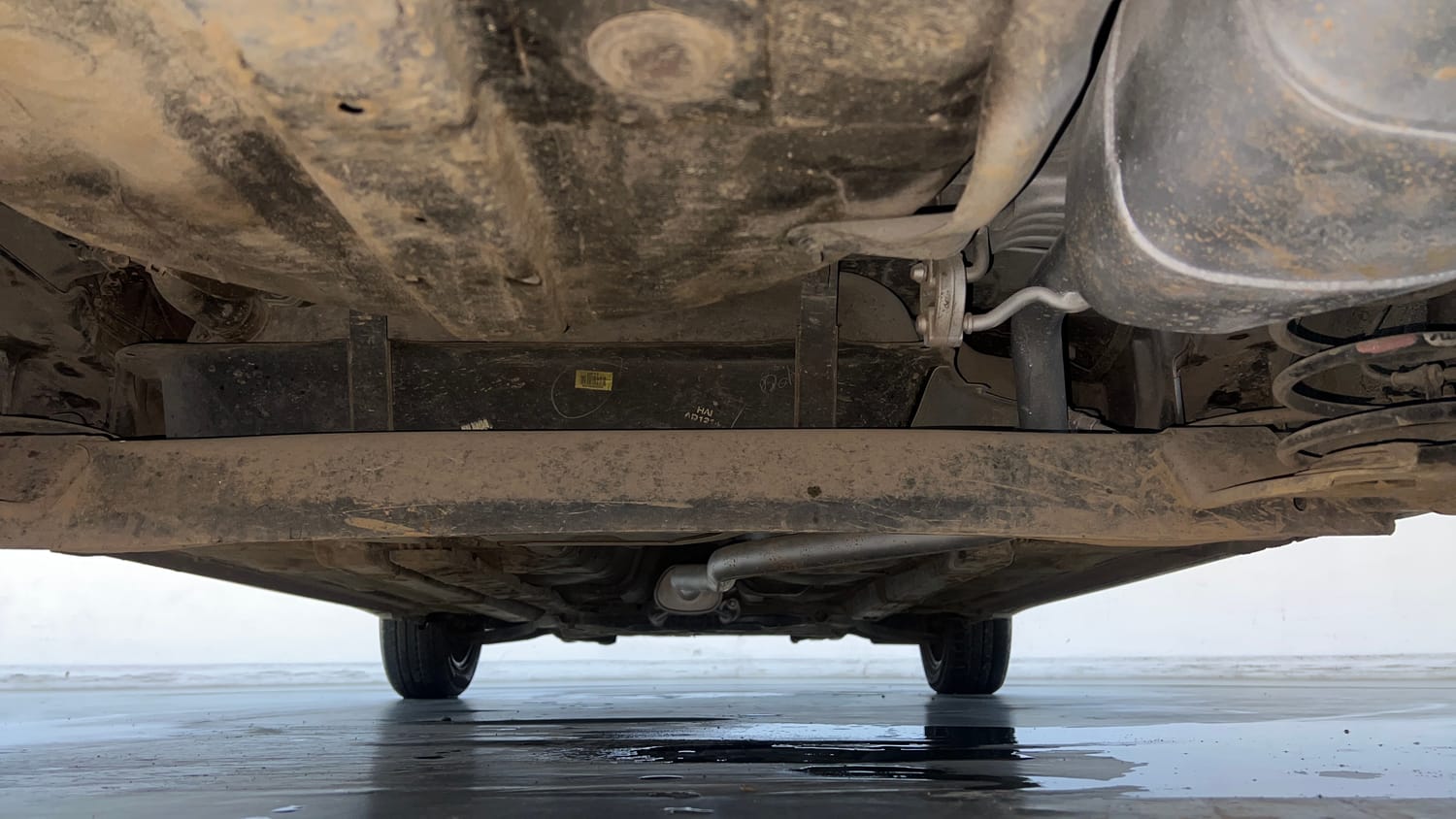 Used 2018 Hyundai Grand i10 Sportz AT 1.2 Kappa VTVT Petrol Automatic extra REAR UNDERBODY VIEW (TAKEN FROM REAR)