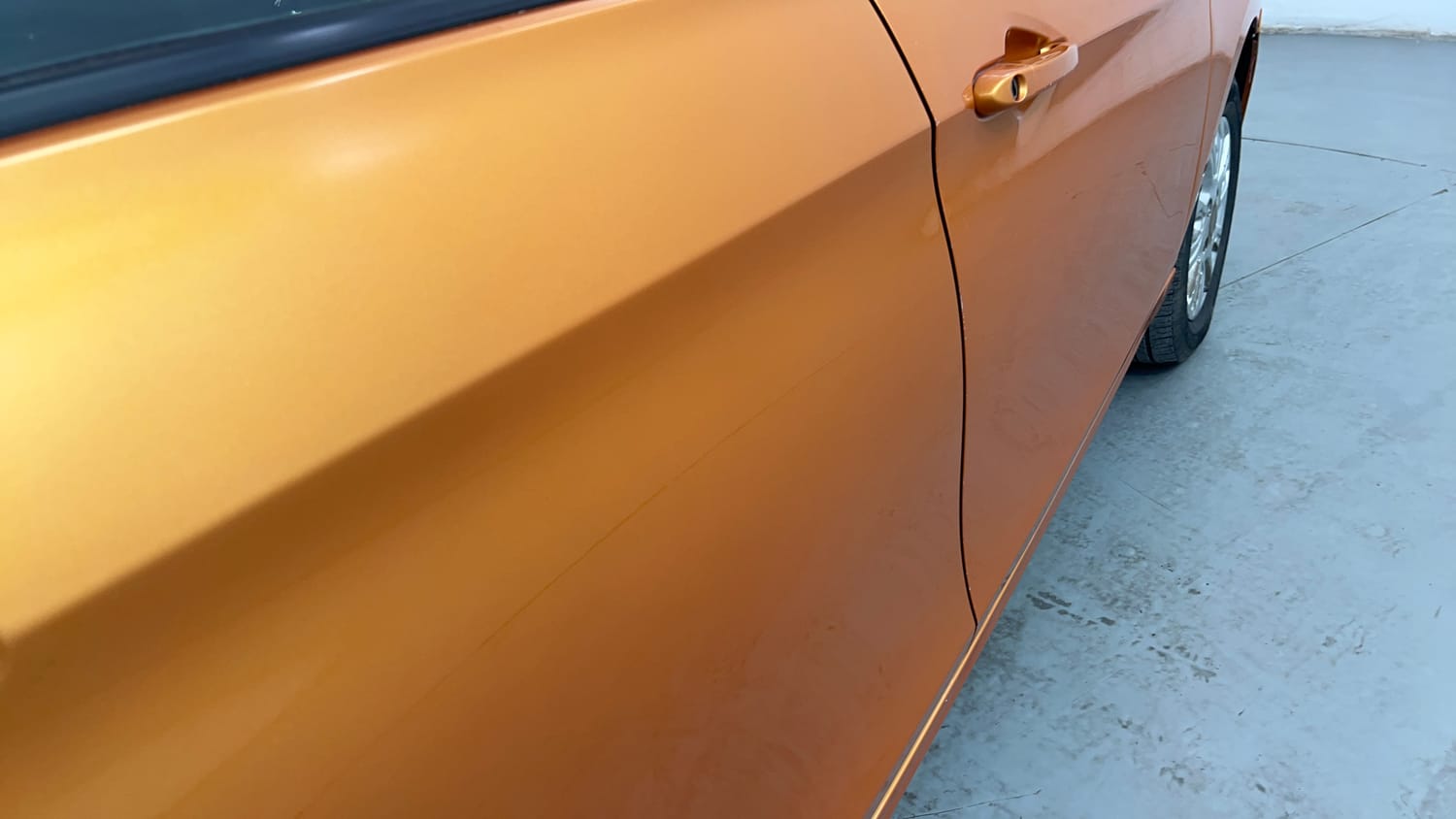 Used 2016 Tata Tiago Revotron XZ Petrol Manual dents MINOR SCRATCH