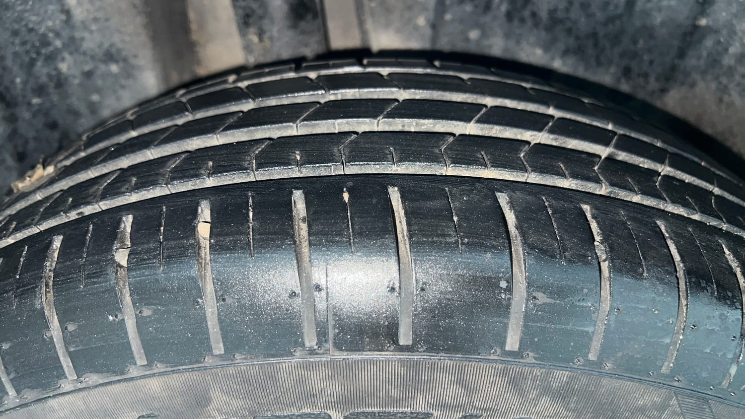Used 2023 Toyota Glanza E Petrol Manual tyres RIGHT REAR TYRE TREAD VIEW