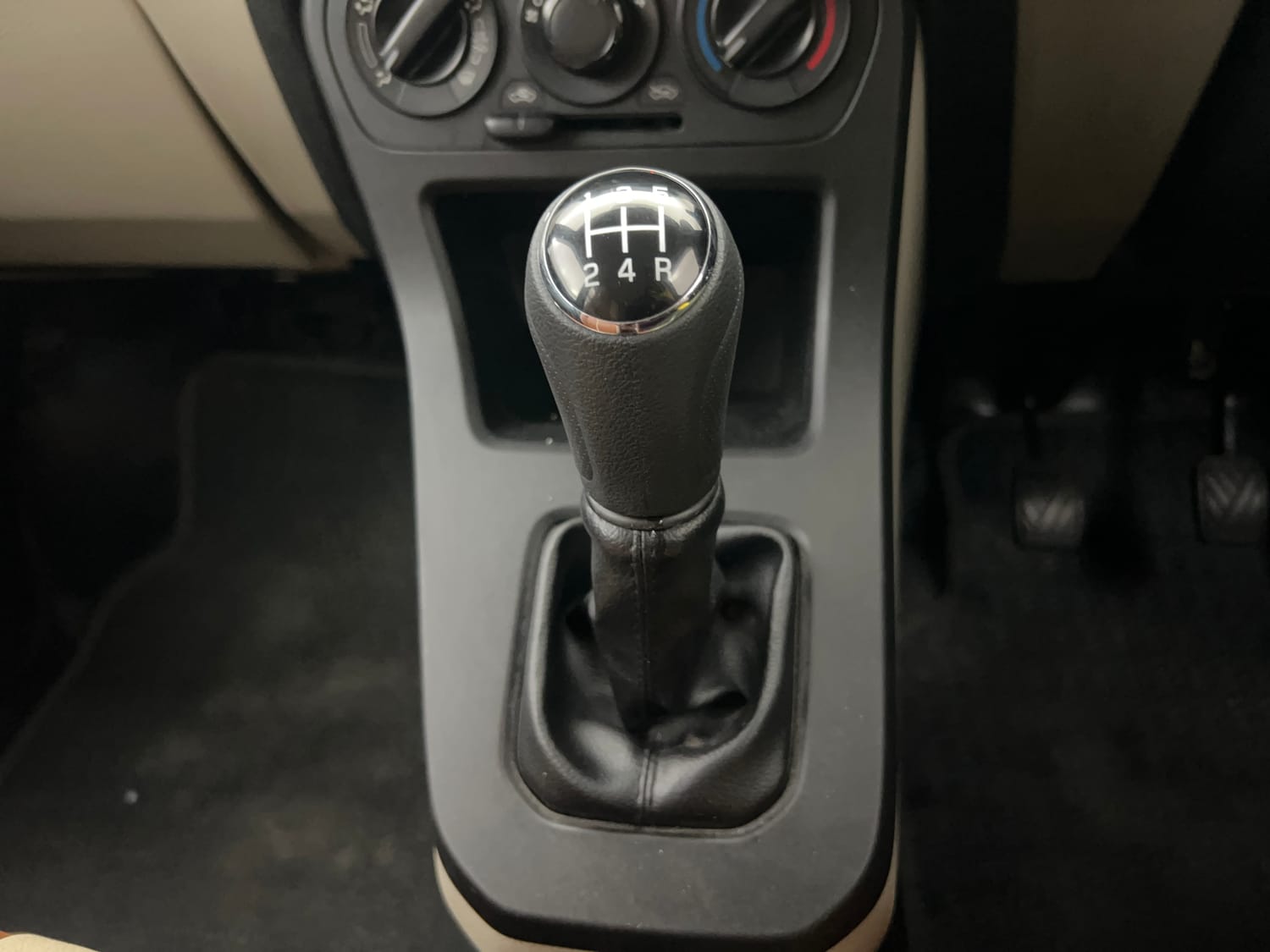 Used 2019 Maruti Suzuki Wagon R VXi 1.2 Petrol Manual interior GEAR  KNOB VIEW