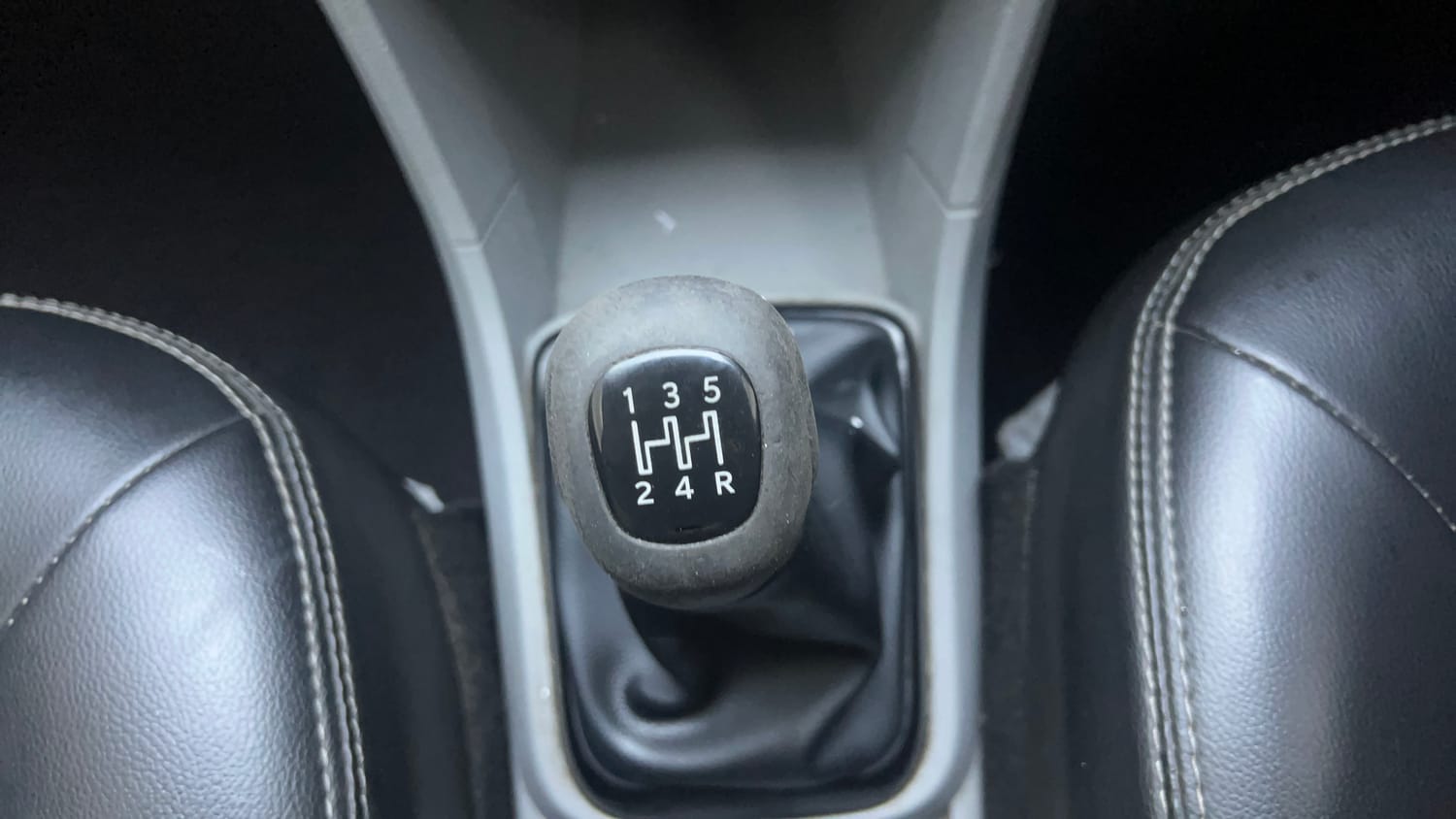 Used 2020 Tata Tiago XT Petrol Manual interior GEAR  KNOB VIEW