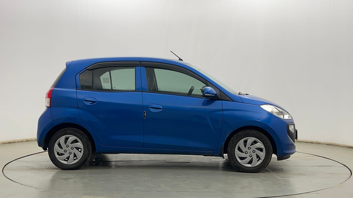Used 2019 Hyundai Santro Sportz Petrol Manual exterior RIGHT SIDE VIEW