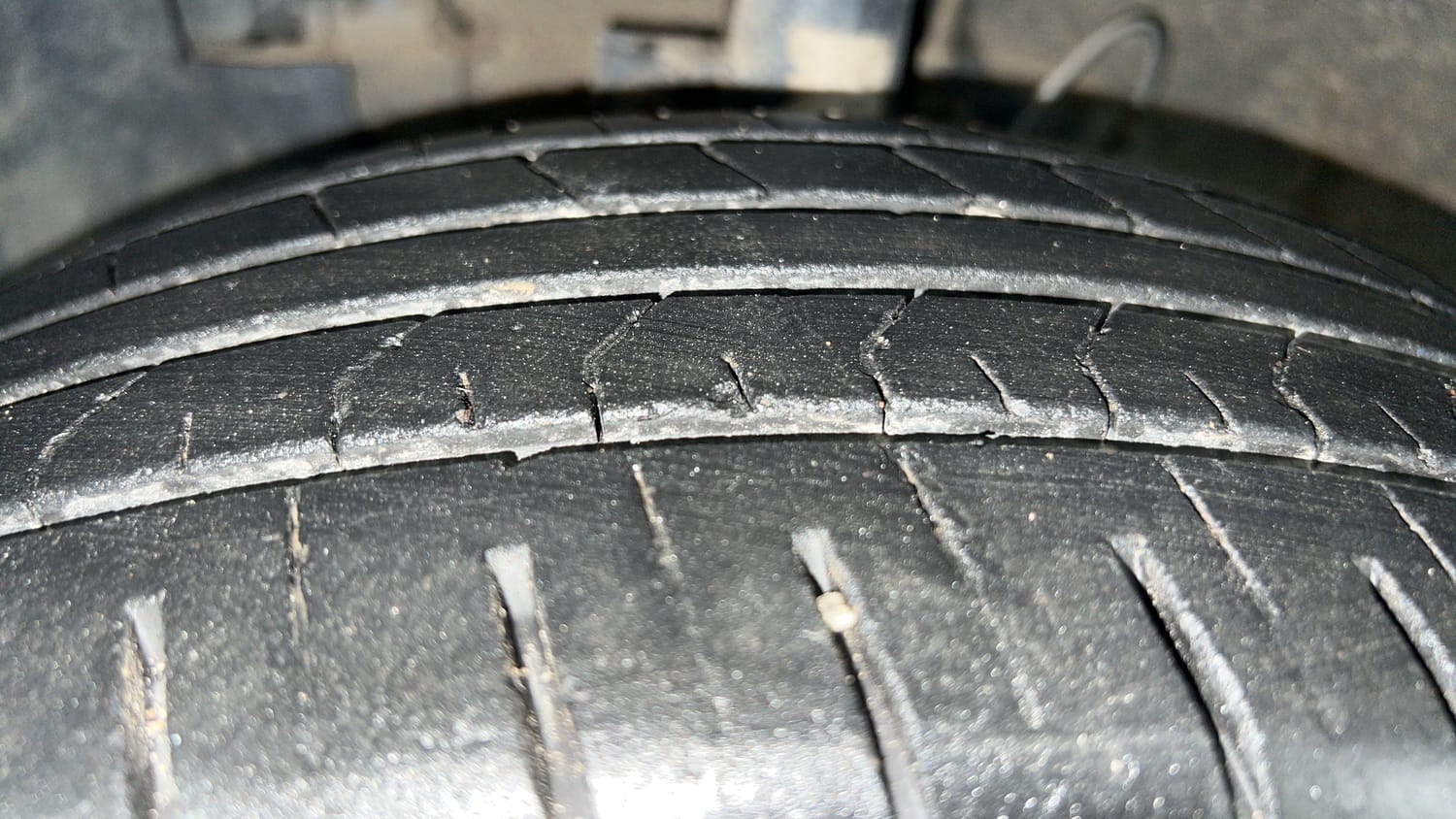 Used 2023 Hyundai Venue S (O) 1.2 Petrol Petrol Manual tyres LEFT FRONT TYRE TREAD VIEW