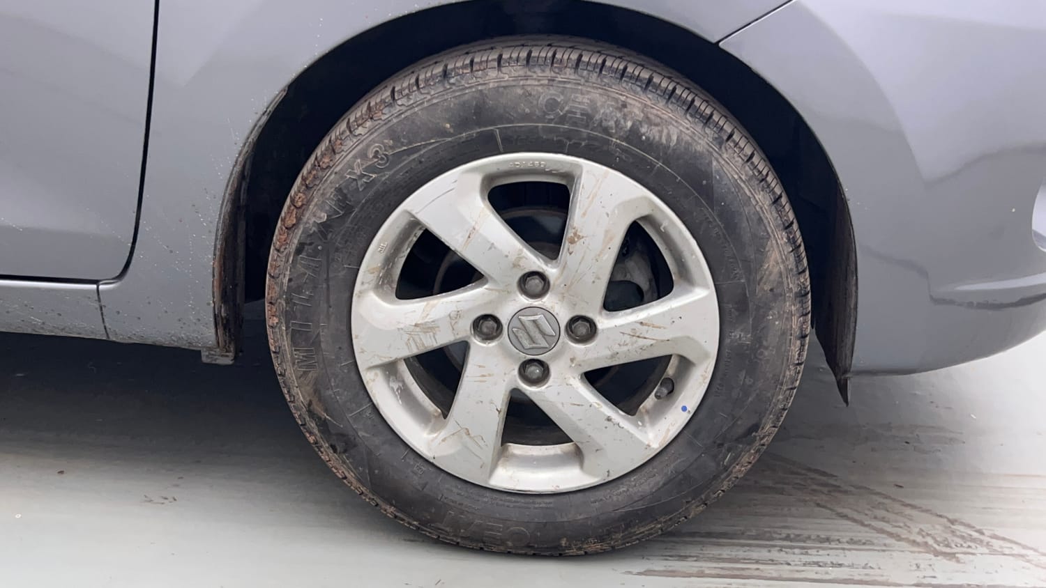 Used 2015 Maruti Suzuki Celerio ZXi Petrol Manual tyres RIGHT FRONT TYRE RIM VIEW