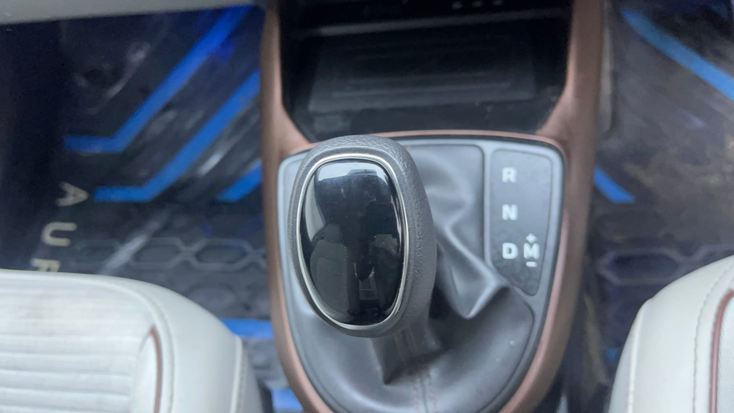 Used 2026 Hyundai Aura SX Plus 1.2 AMT Petrol Petrol Automatic interior GEAR  KNOB VIEW