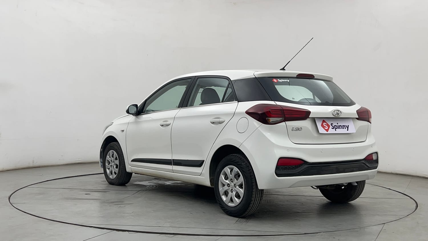 Used 2018 Hyundai Elite i20 Magna Executive 1.2 Petrol Manual exterior LEFT REAR CORNER VIEW