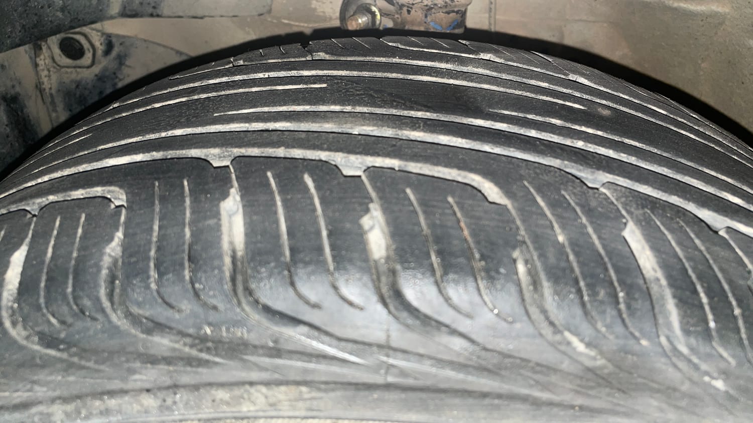 Used 2015 Honda Mobilio S Petrol Petrol Manual tyres LEFT FRONT TYRE TREAD VIEW