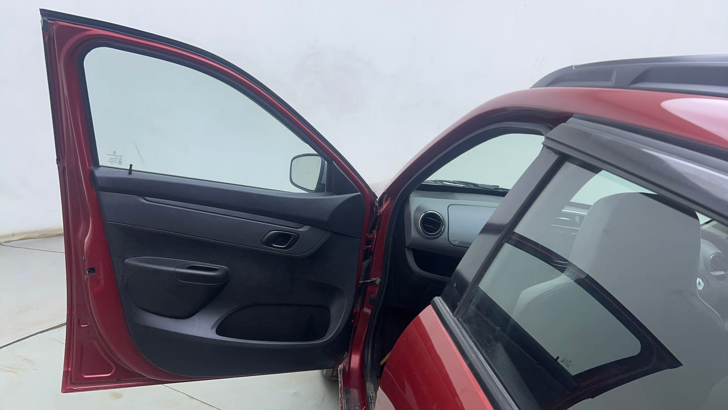 Used 2017 Renault Kwid 1.0 RXT AMT Opt Petrol Automatic interior LEFT FRONT DOOR OPEN VIEW