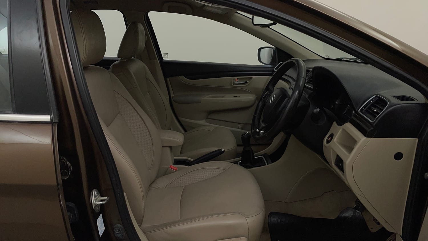 Used 2017 Maruti Suzuki Ciaz ZXI+ Petrol Manual interior RIGHT SIDE FRONT DOOR CABIN VIEW