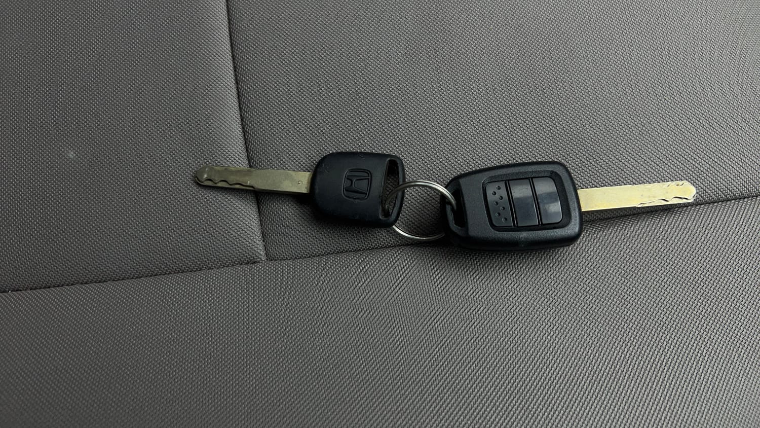 Used 2015 Honda Jazz V AT Petrol Petrol Automatic extra CAR KEY VIEW