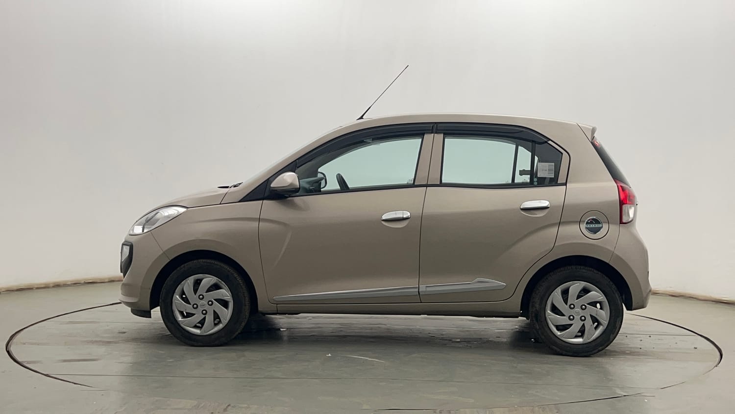 Used 2022 Hyundai Santro Sportz Petrol Manual exterior LEFT SIDE VIEW