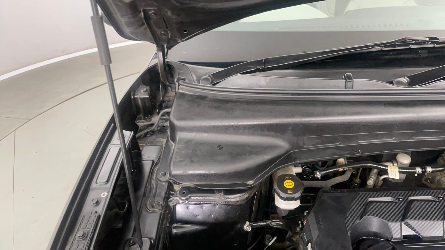 Used 2023 Hyundai Creta SX 1.5 Petrol Petrol Manual engine ENGINE RIGHT SIDE HINGE & APRON VIEW