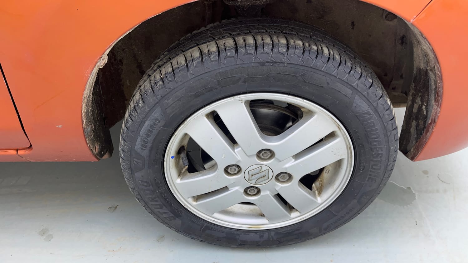Used 2015 Maruti Suzuki Alto K10 VXi Petrol Manual tyres RIGHT FRONT TYRE RIM VIEW
