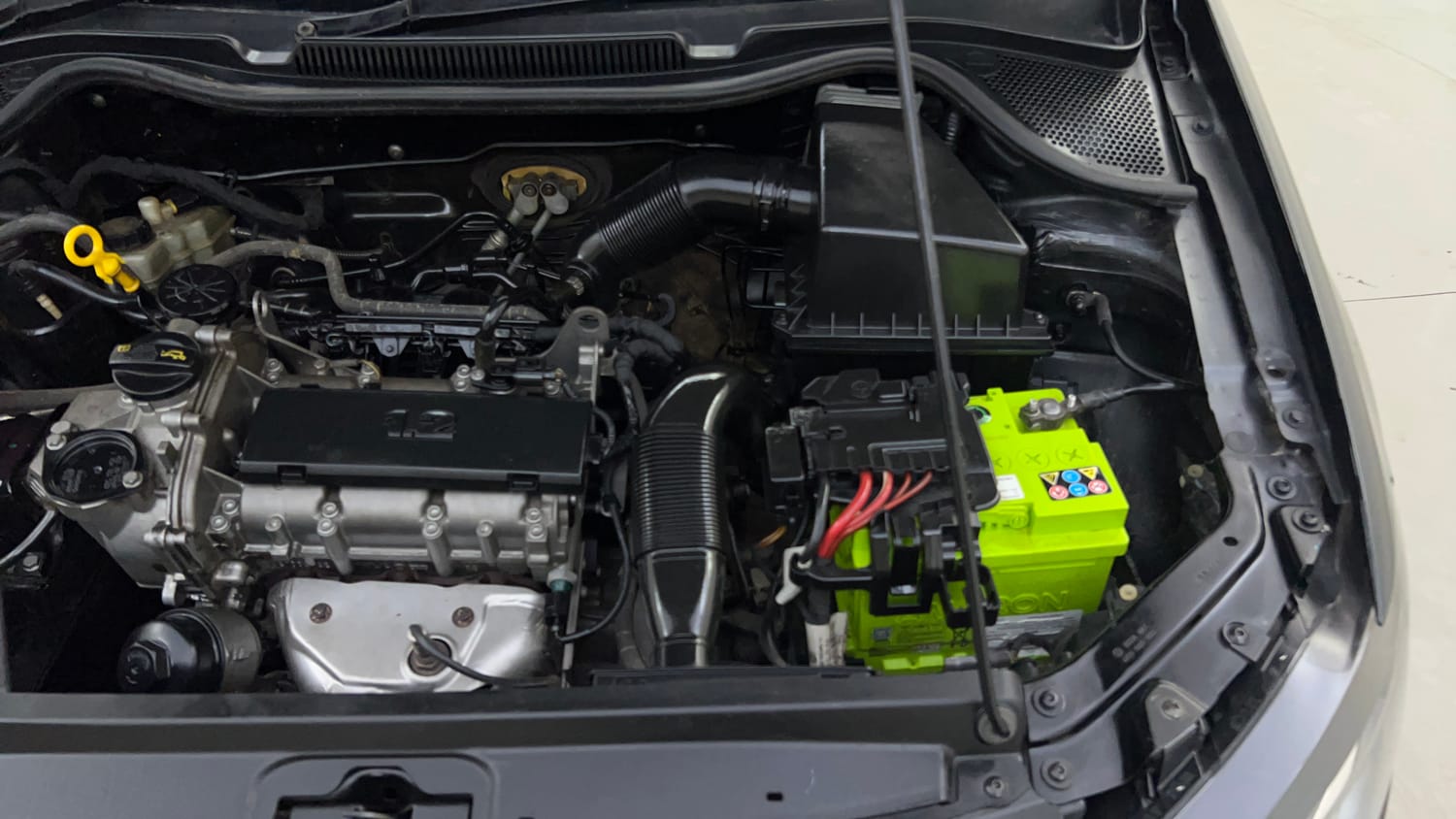 Used 2016 Volkswagen Polo Highline1.2L (P) Petrol Manual engine ENGINE LEFT SIDE VIEW