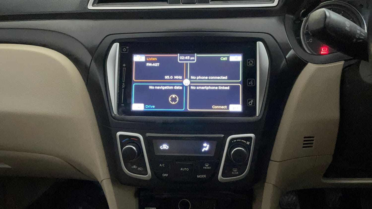 Used 2017 Maruti Suzuki Ciaz ZXI+ Petrol Manual top_features Integrated (in-dash) music system