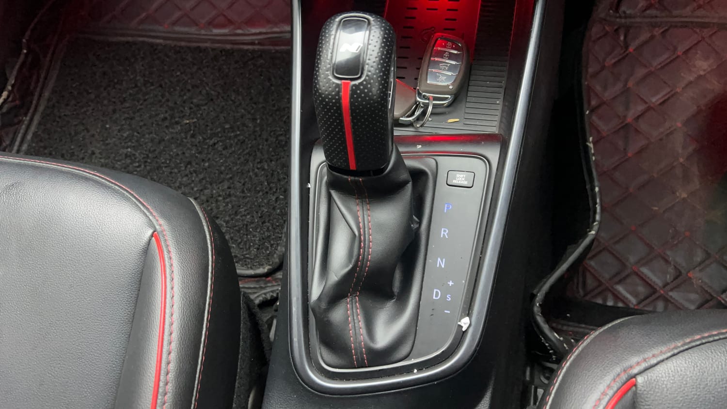 Used 2022 Hyundai i20 N Line N8 1.0 Turbo DCT Petrol Automatic interior GEAR  KNOB VIEW
