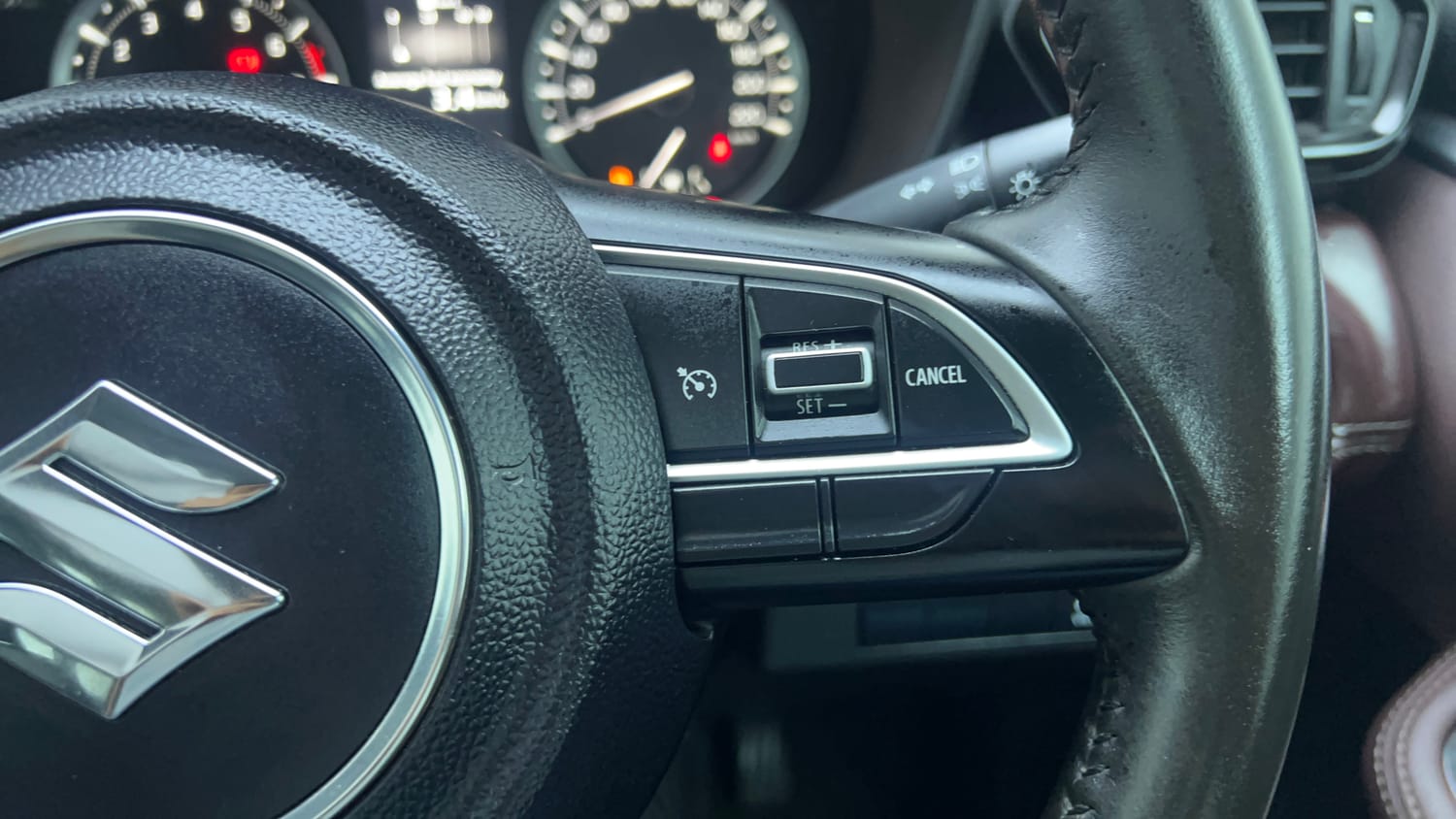 Used 2023 Maruti Suzuki Grand Vitara Alpha Smart Hybrid Petrol Manual top_features Cruise control