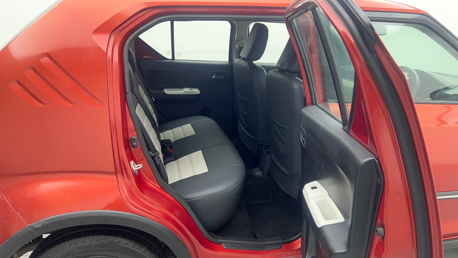 Used 2017 Maruti Suzuki Ignis Zeta 1.2 AMT Petrol Automatic interior RIGHT SIDE REAR DOOR CABIN VIEW