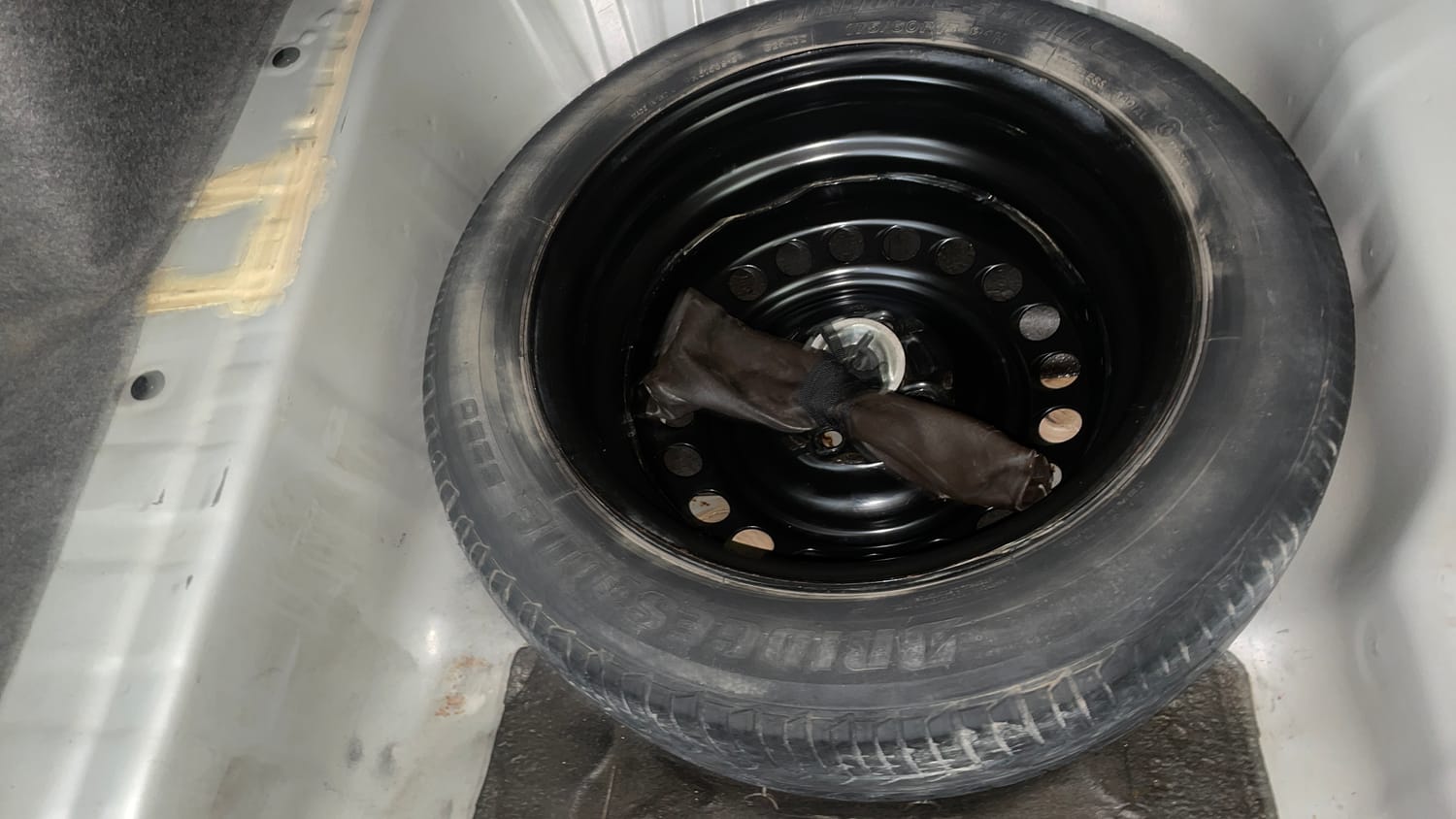 Used 2014 Honda City VX Diesel Diesel Manual tyres SPARE TYRE VIEW